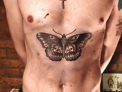 Harry Styles, farfalla tattoo