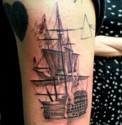 Harry Styles, ship tattoo