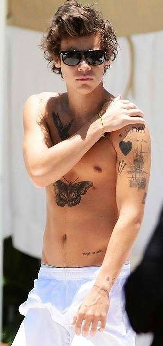 Harry Styles ha molti tatuaggi