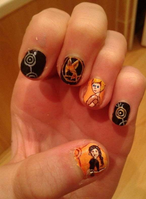 I personaggi di Hunger Games sulle unghie