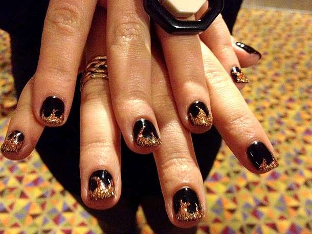 Oro e nero per la nail art di Hunger Games