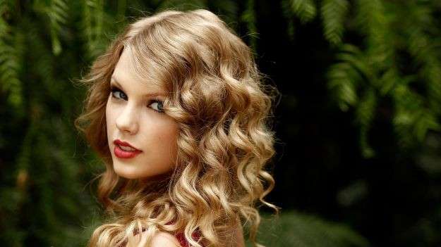 Taylor Swift, capelli mossi