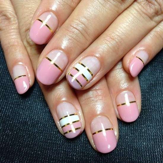Nail art rosa e oro