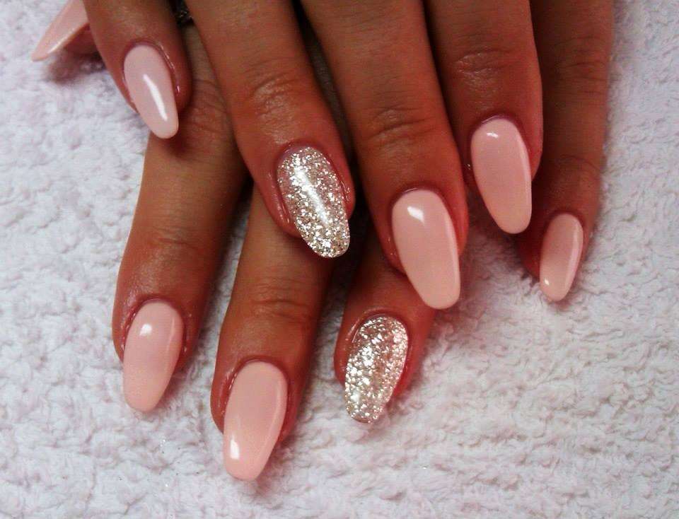 Nail art rosa e silver
