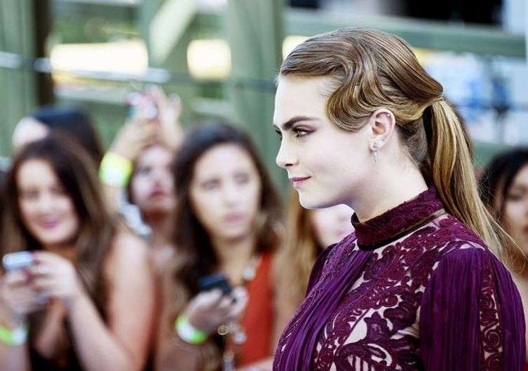 MTV Movie Awards 2015 - Cara Delevingne capelli