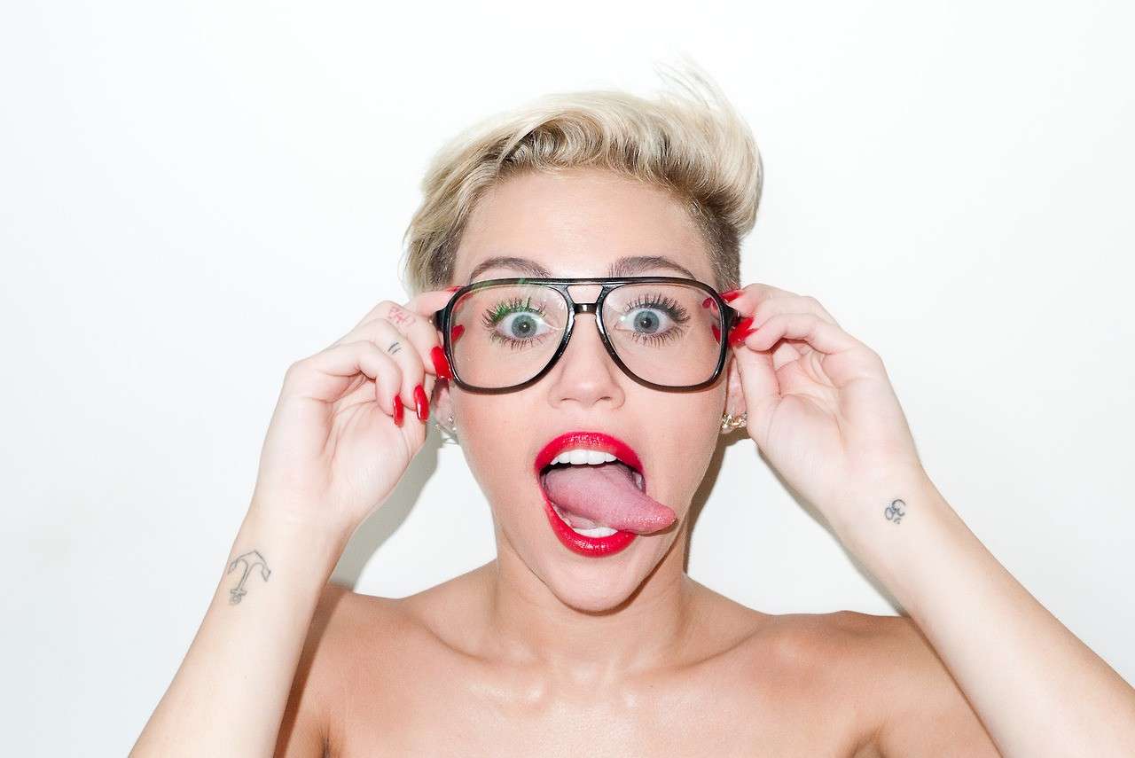 Miley Cyrus e la sua celebre linguaccia