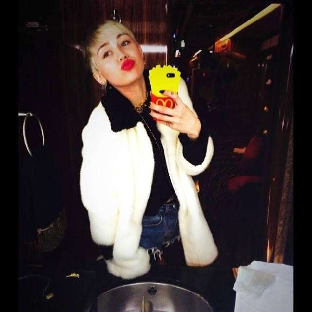 Miley Cyrus, cover fast food