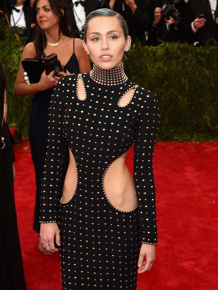 Capelli di Miley Cyrus al Met gala 2015
