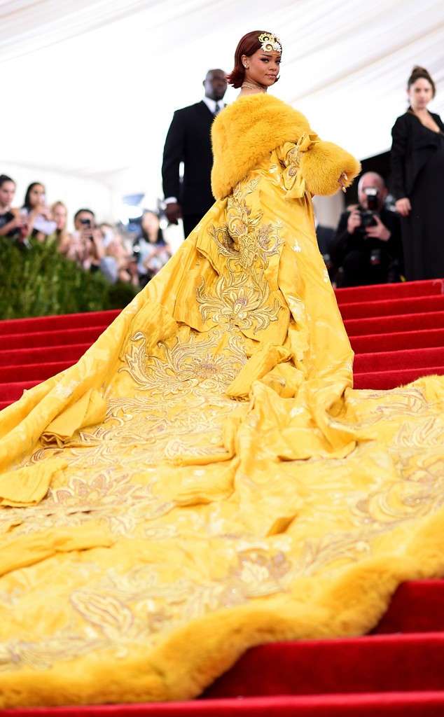 Rihanna ed il vestito giallo