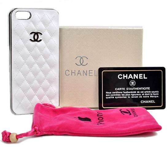 Cover bianca Chanel
