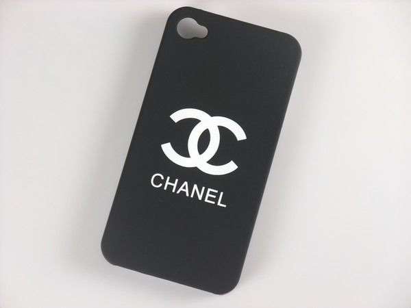 Cover nera di Chanel