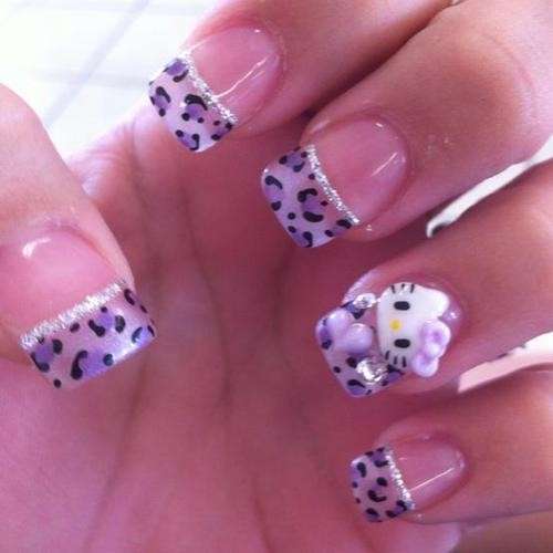 French manicure animalier di Hello Kitty