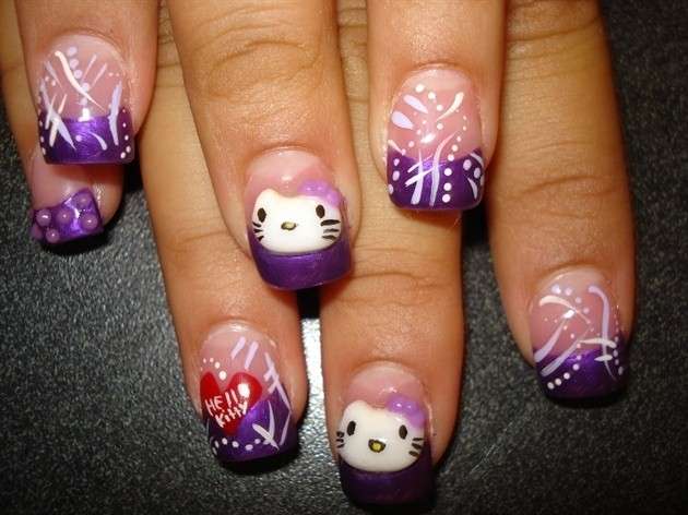 French manicure viola di Hello Kitty