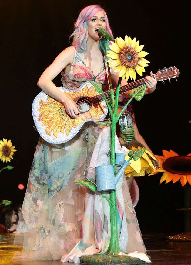 Katy Perry ed il look hippie