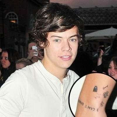 I tattoo più piccoli di Harry Styles