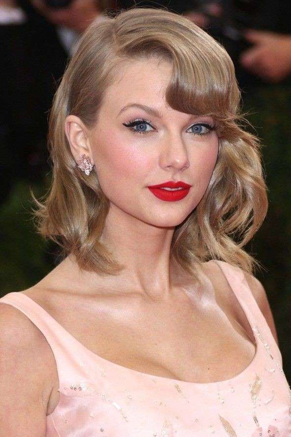 Taylor Swift ed il red lipstick