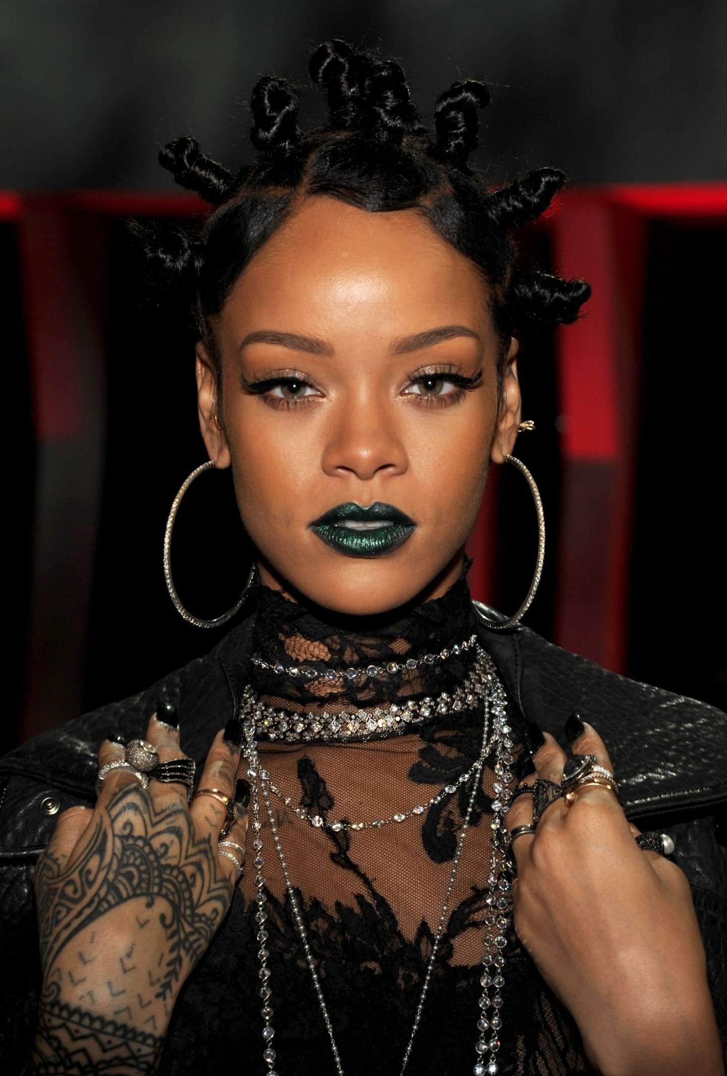Rihanna e il rossetto scuro