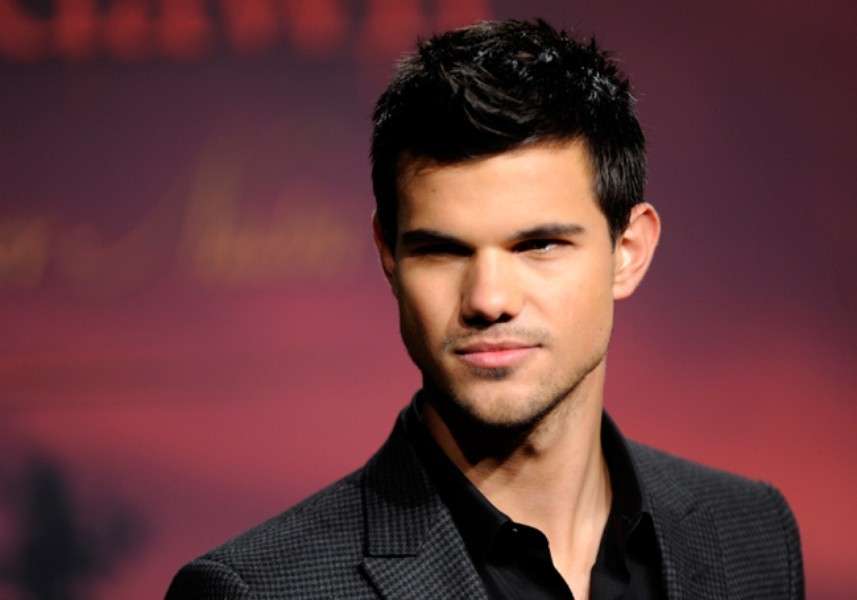 Lo sguardo tenebroso di Taylor Lautner