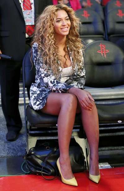 Capelli lunghi e ricci per Beyonce