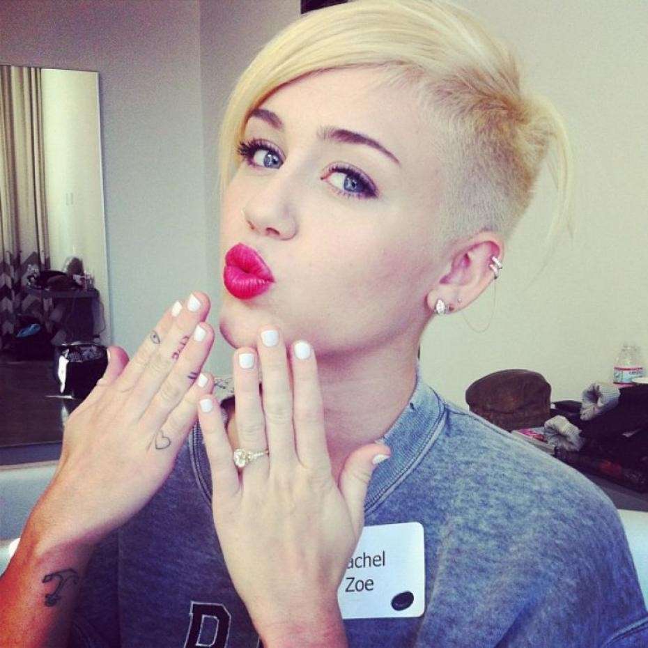 Manicure di Miley Cyrus su Instagram