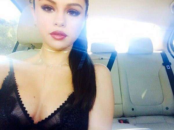 La collana tattoo di Selena Gomez