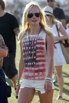Kate Bosworth con t-shirt a stelle e strisce