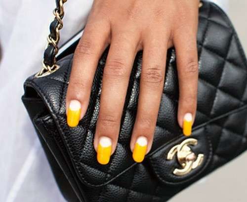 Reverse french manicure gialla e bianca