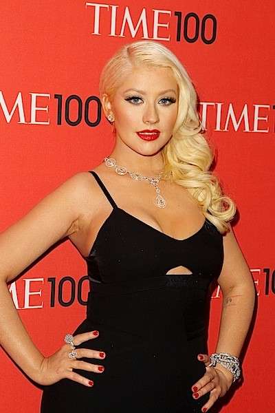 Christina Aguilera con lo smalto rosso