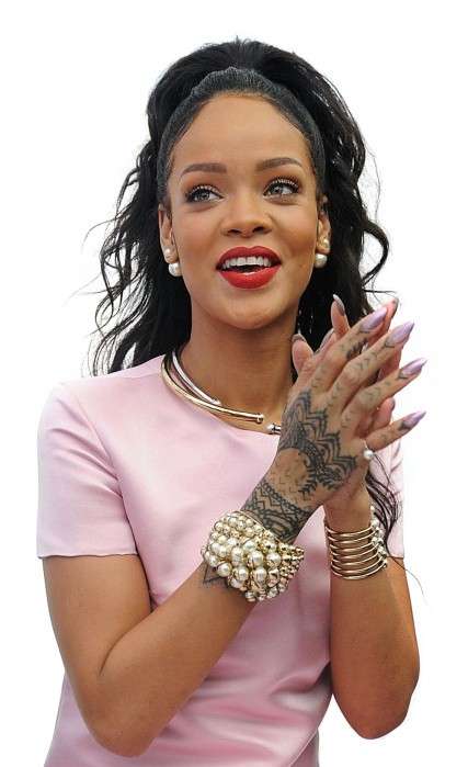 Lo smalto lilla di Rihanna
