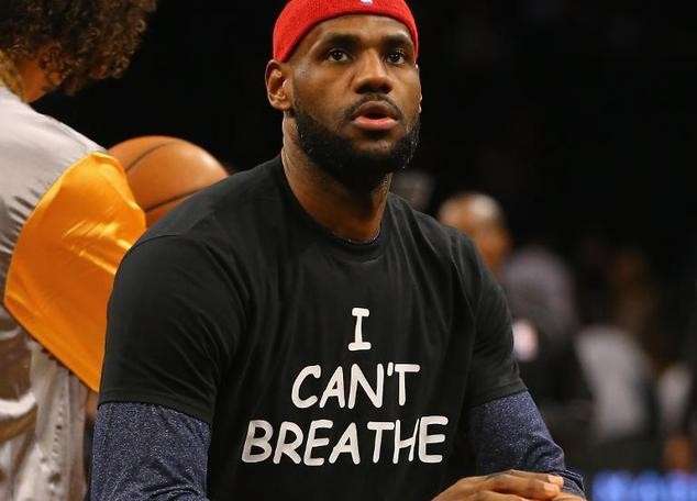 La t-shirt di LeBron James