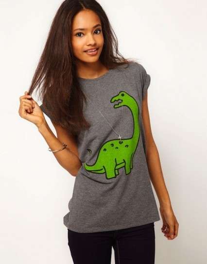 T-shirt con dinosauro
