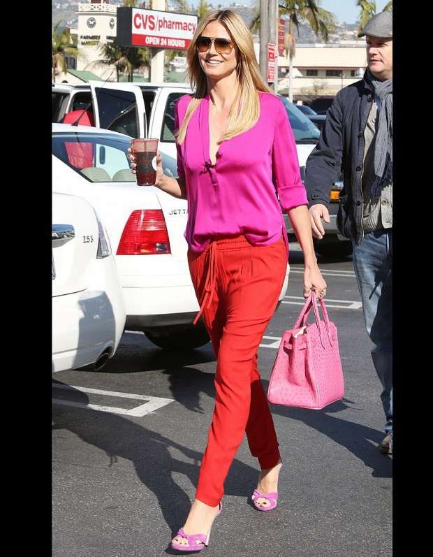 Heidi Klum con pantaloni rossi