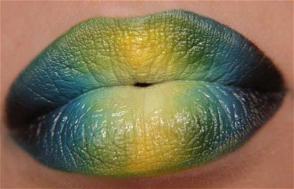 Ombre lip orizzontale blu, verde e giallo