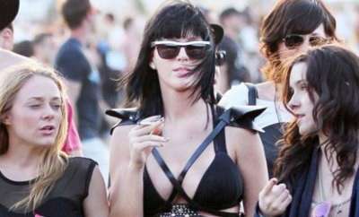 Katy Perry che fuma