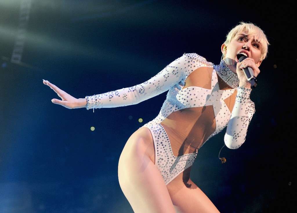 Miley Cyrus Bangerz Tour concerto foto 2014 - bianco