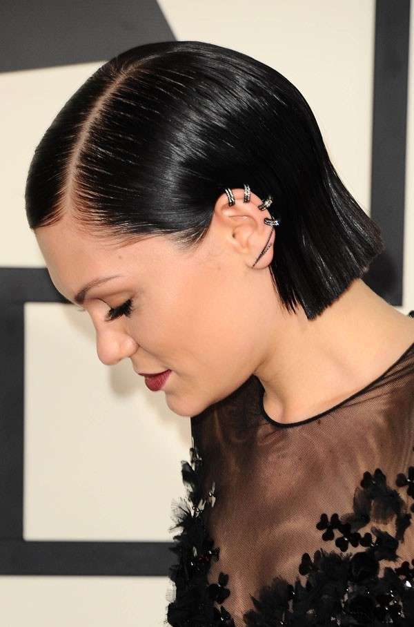 Jessie J e i capelli effetto bagnato