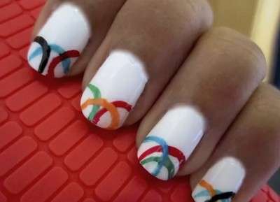 Nail art bianca per le Olimpiadi