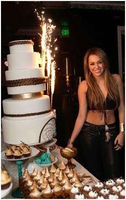 La torta di compleanno di Miley Cyrus
