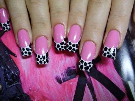 French manicure a pois
