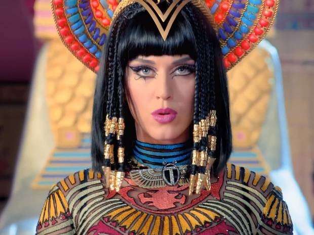 Katy Perry make-up in Dark Horse