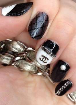 Nail art rock di Chanel