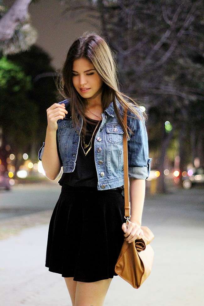 Giubbotto di jeans e mini dress nero