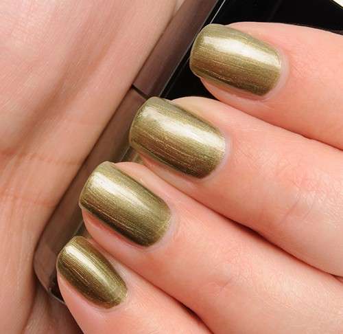 La manicure oro metallizzato