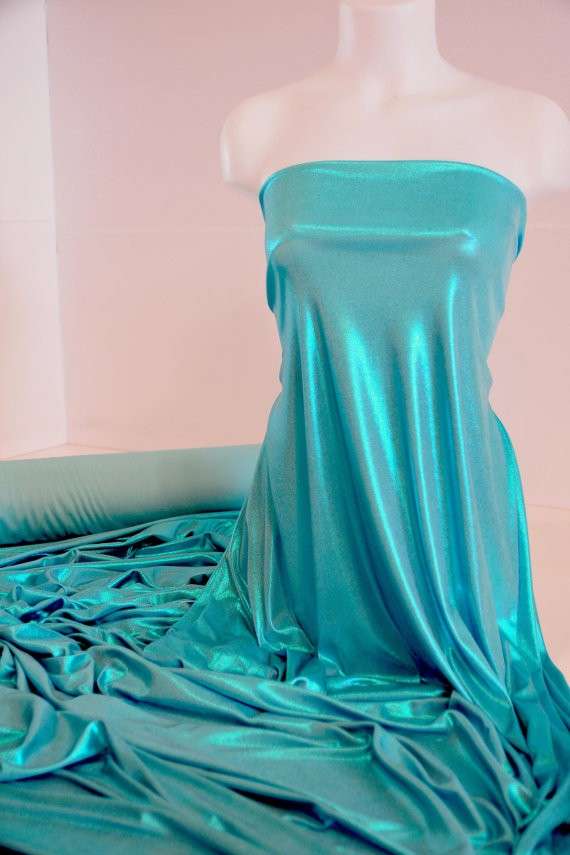 Il tessuto per il costume di Elsa