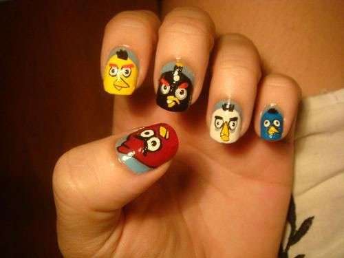 Divertente nail art di Angry Birds