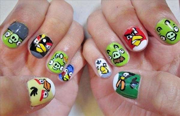 I personaggi di Angry Birds sulle unghie