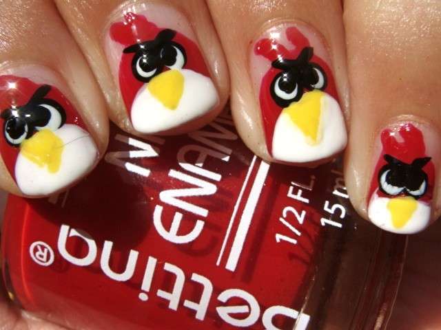 Nail art rossa di Angry Birds