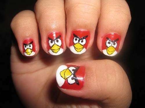 Smalto rosso per la nail art di Angry Birds