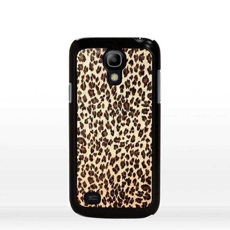 Cover leopardata con bordo nero