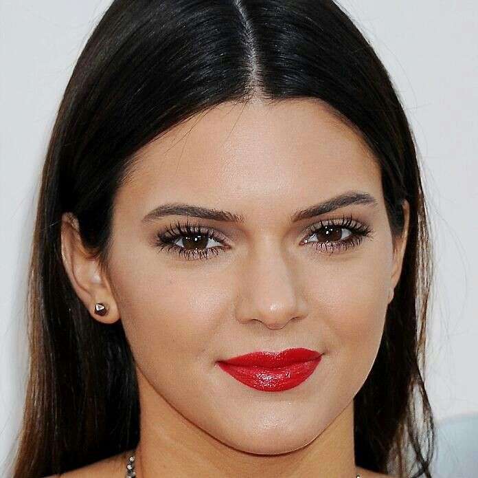 Kendall Jenner con rossetto su Instagram